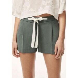 Aritzia Wilfred Exergue Shorts in Sagesse/Green Size 4